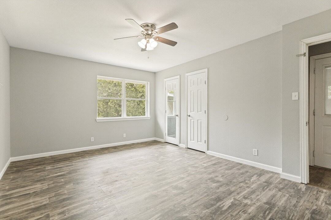 5786 Rockhill Rd - Photo 7 of 12