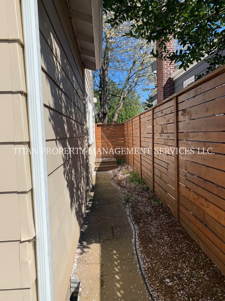 4819 Ne 35th Pl - Photo 2 of 21