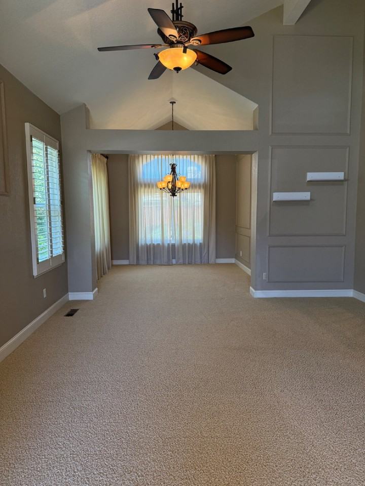 3010 Boardwalk St - Photo 5 of 40
