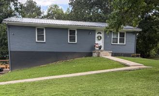 726 Lafayette Rd - Photo 1 of 1