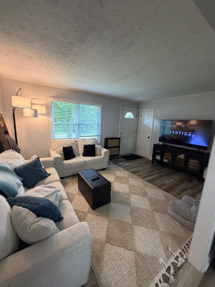 726 Lafayette Rd - Photo 4 of 21