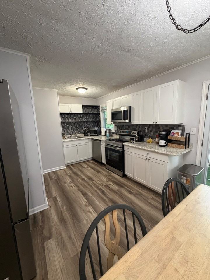 726 Lafayette Rd - Photo 6 of 21