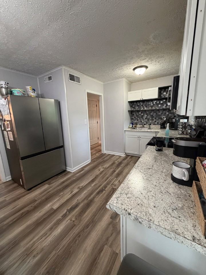 726 Lafayette Rd - Photo 7 of 21