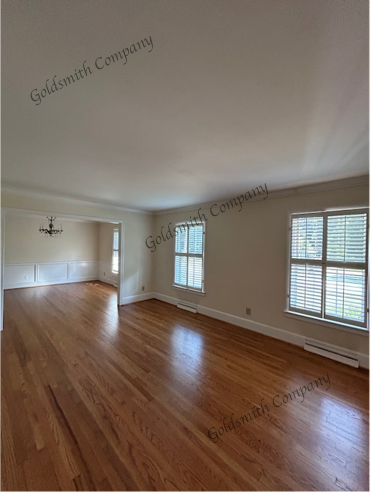 2 Woodfern Cir - Photo 4 of 11
