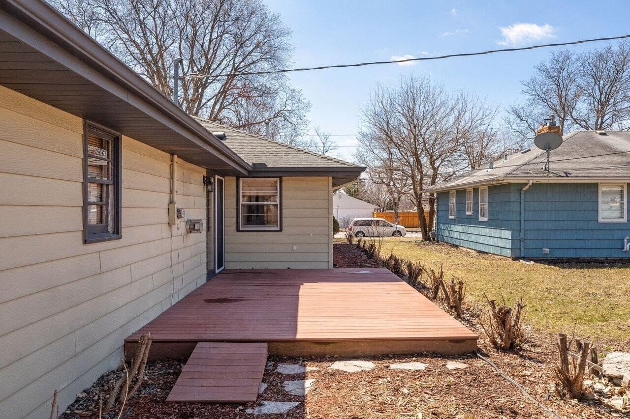 5940 Morgan Ave S - Photo 3 of 23