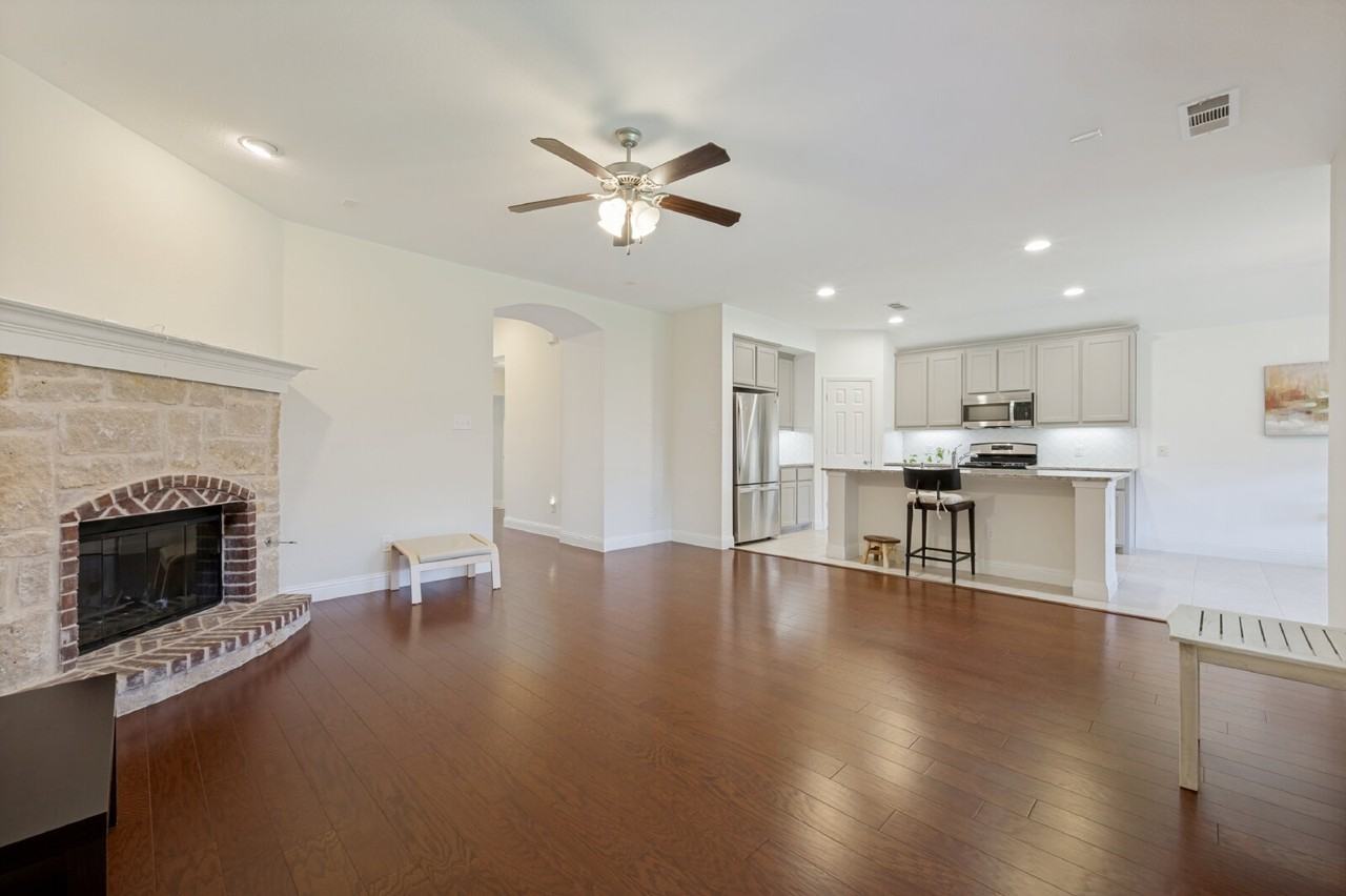 1421 Grackle Dr - Photo 7 of 26
