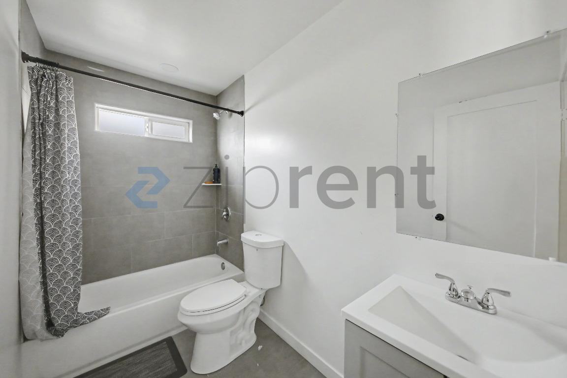5840 Denver Ave - Photo 7 of 9