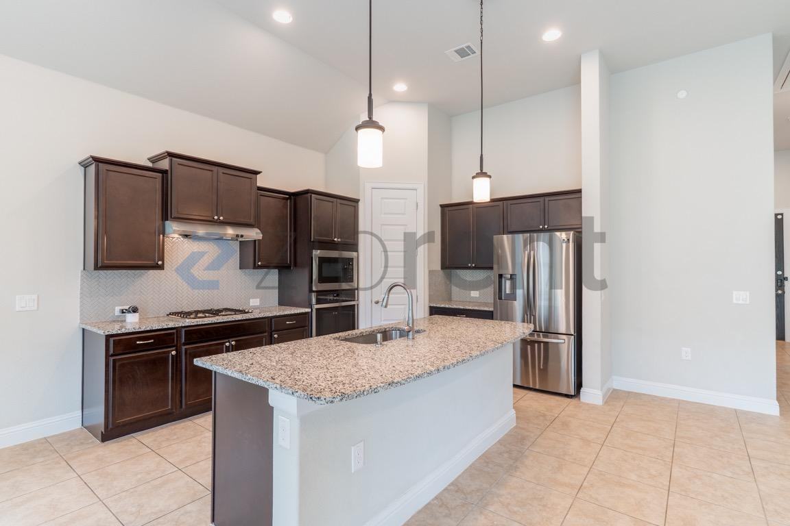 6913 Halesboro Dr - Photo 5 of 18