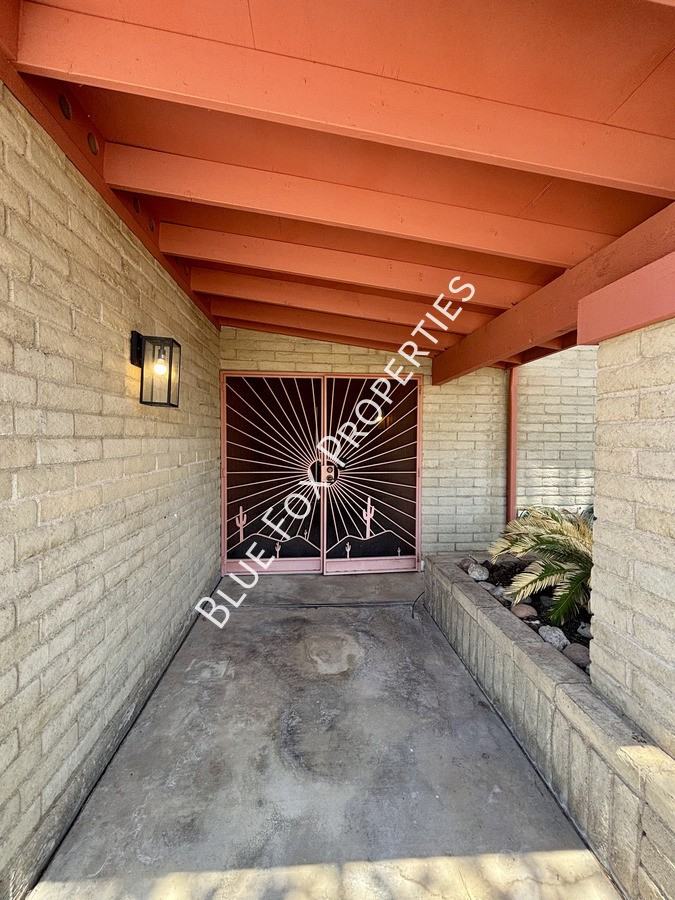 7551 E La Cienega Dr - Photo 2 of 27