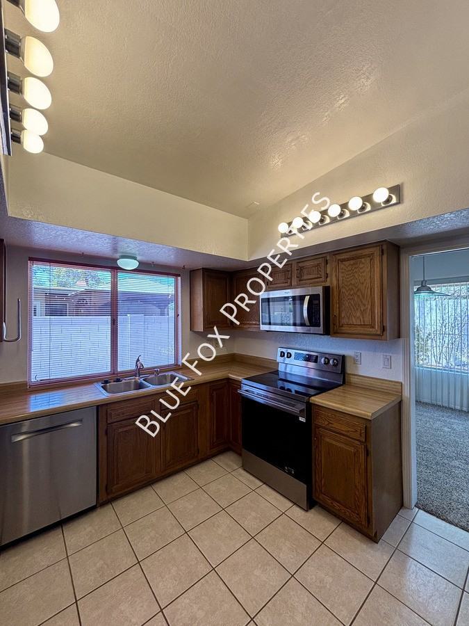 7551 E La Cienega Dr - Photo 7 of 27