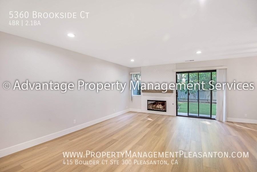 5360 Brookside Ct - Photo 4 of 21