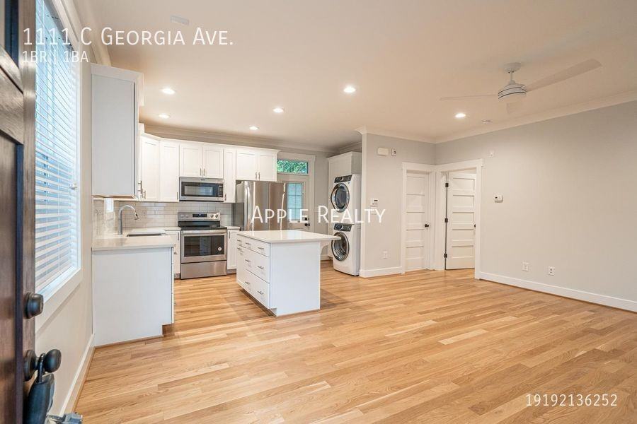 1111 Georgia Ave Apt C - Photo 2 of 21