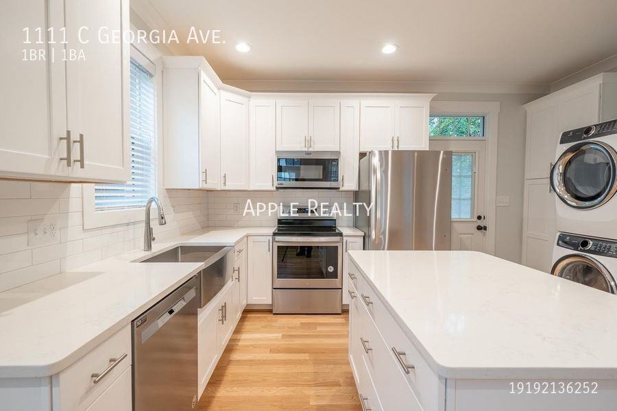 1111 Georgia Ave Apt C - Photo 6 of 21