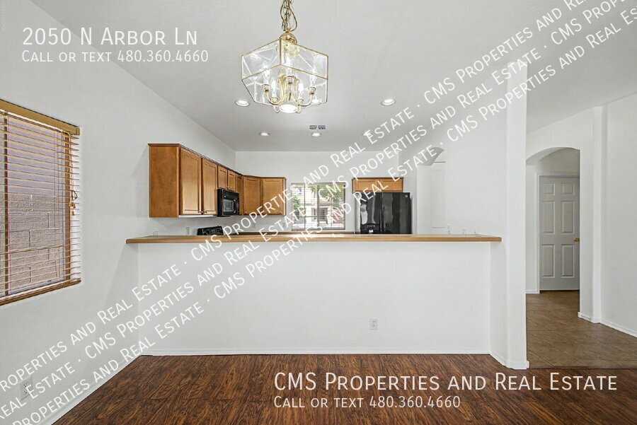 2050 N Arbor Ln - Photo 7 of 24