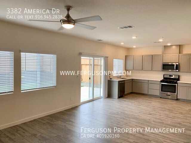 3382 America Dr - Photo 6 of 18