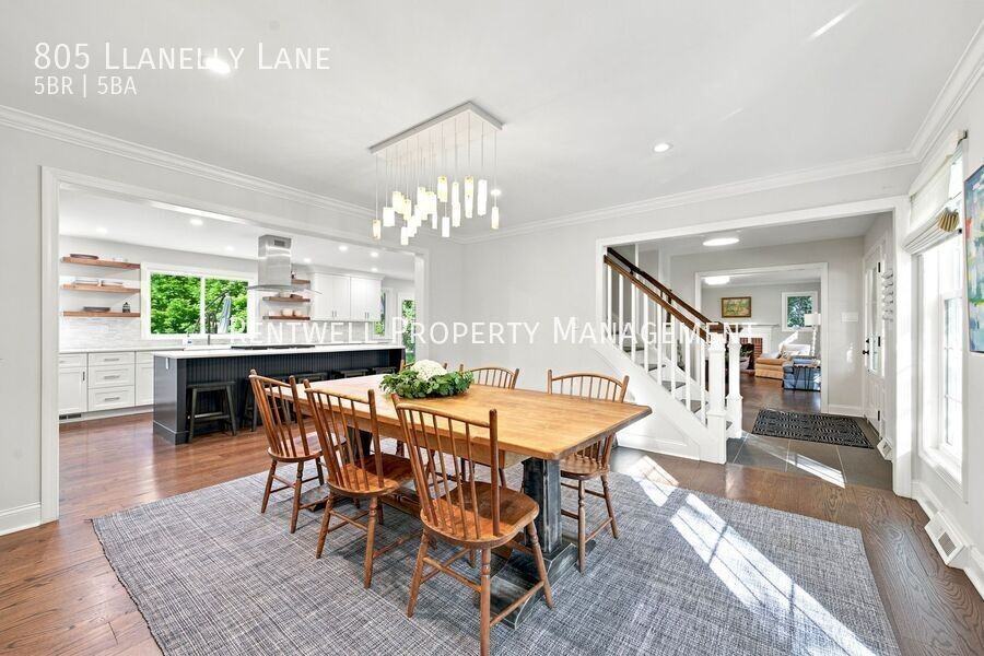 805 Llanelly Ln - Photo 4 of 35