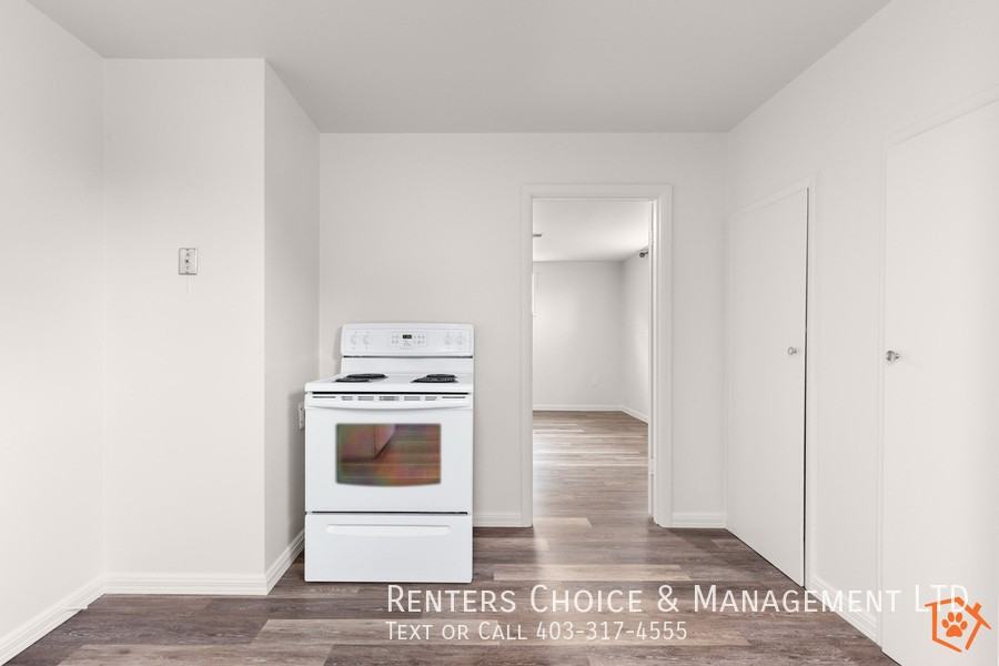 669B 5 St Sw - Photo 3 of 22