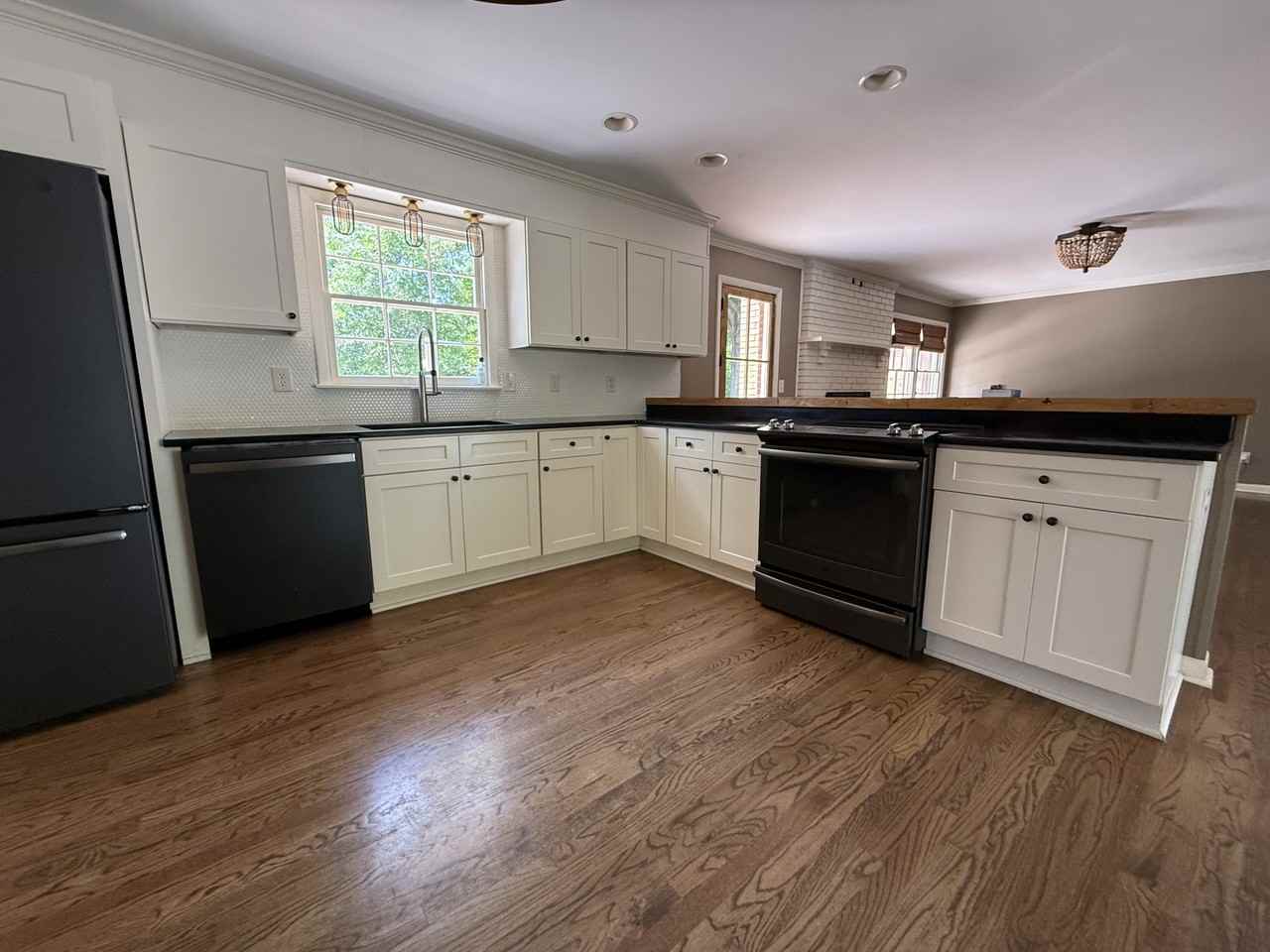 912 San Ramon Ave Se #NA - Photo 7 of 25