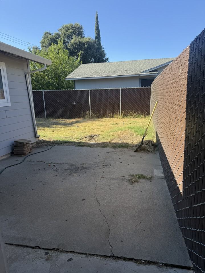 640 Reeds Ave #B - Photo 4 of 8