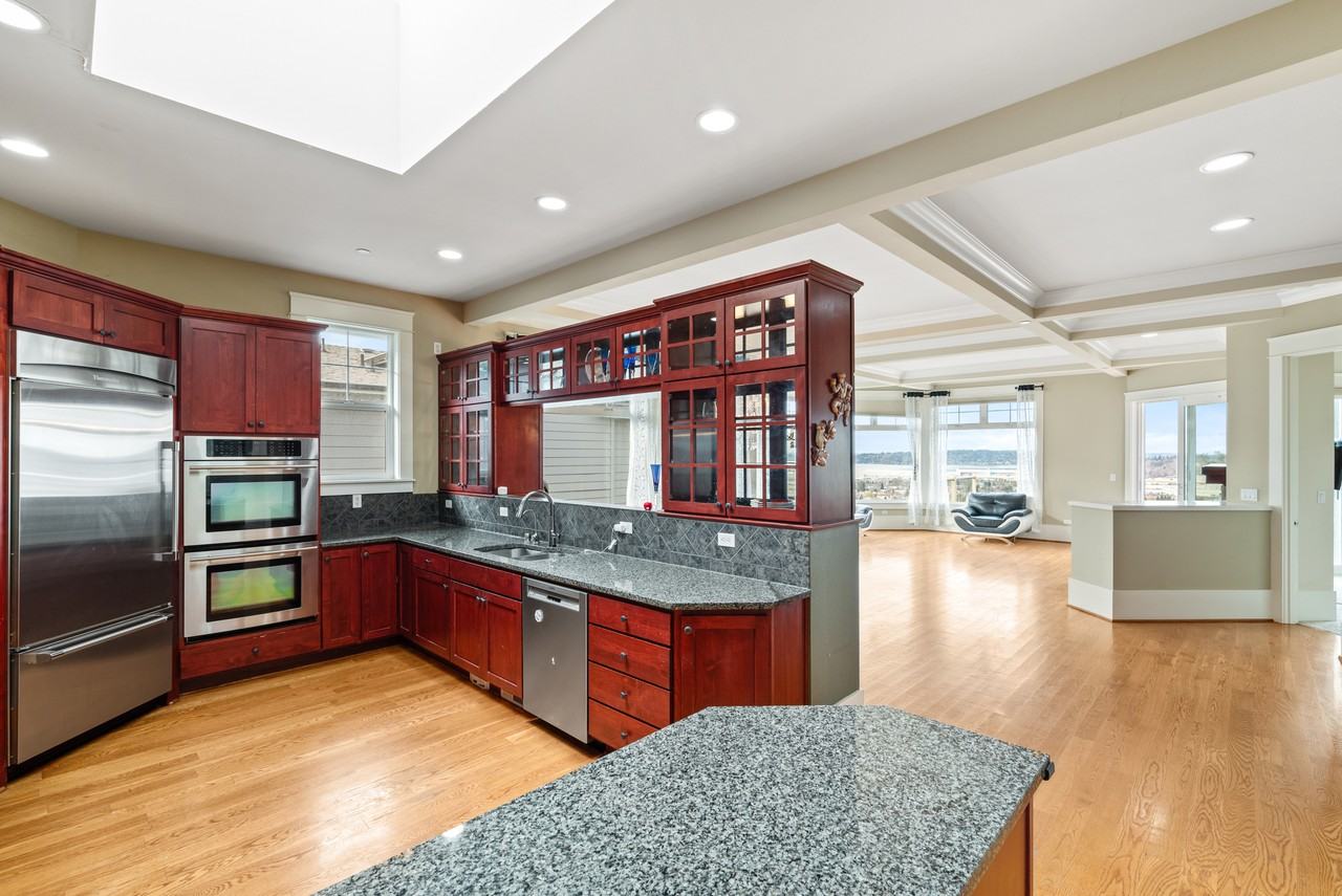 1518 S 5th Pl #NA - Photo 2 of 18