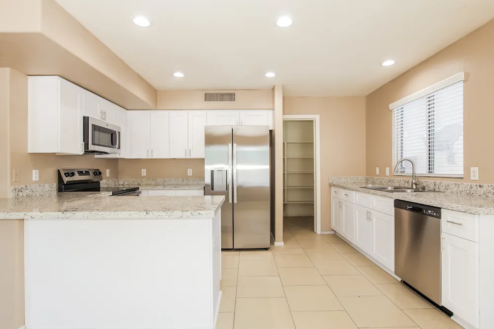 13443 W Rose Ln #NA - Photo 2 of 10