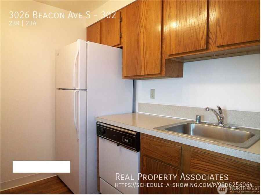 3026 Beacon Ave S #302 - Photo 4 of 18
