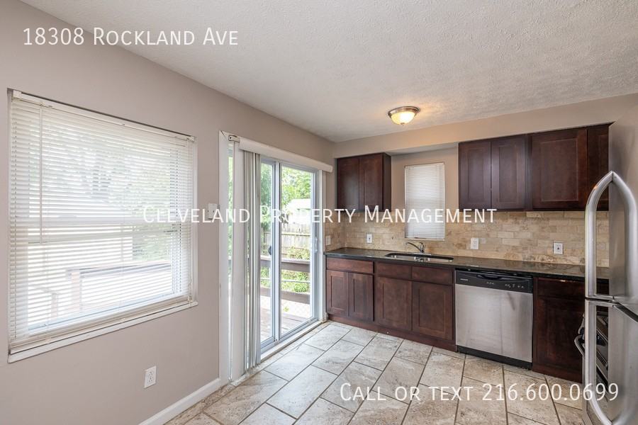 18308 Rockland Ave - Photo 4 of 19