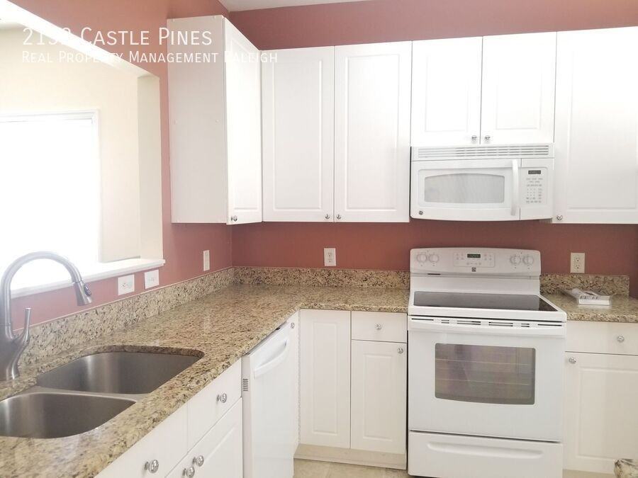 2152 Castle Pines Dr - Photo 5 of 21