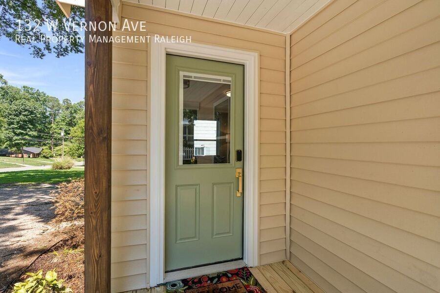 132 W Vernon Ave - Photo 3 of 50