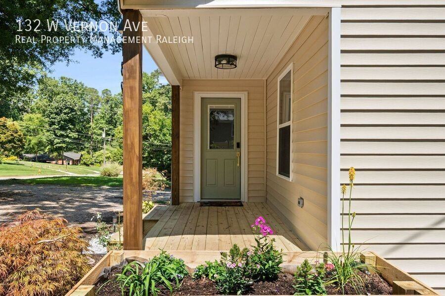 132 W Vernon Ave - Photo 4 of 50