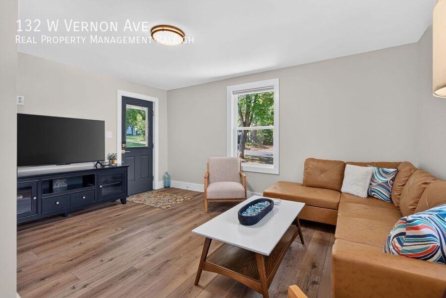 132 W Vernon Ave - Photo 6 of 50