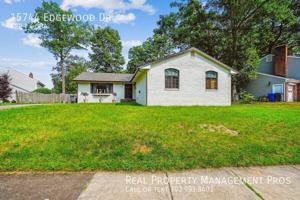featured image of 15744 Edgewood Dr