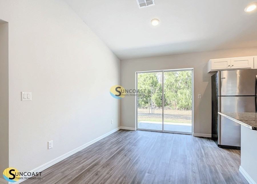 17389 Tyler Ave - Photo 5 of 30