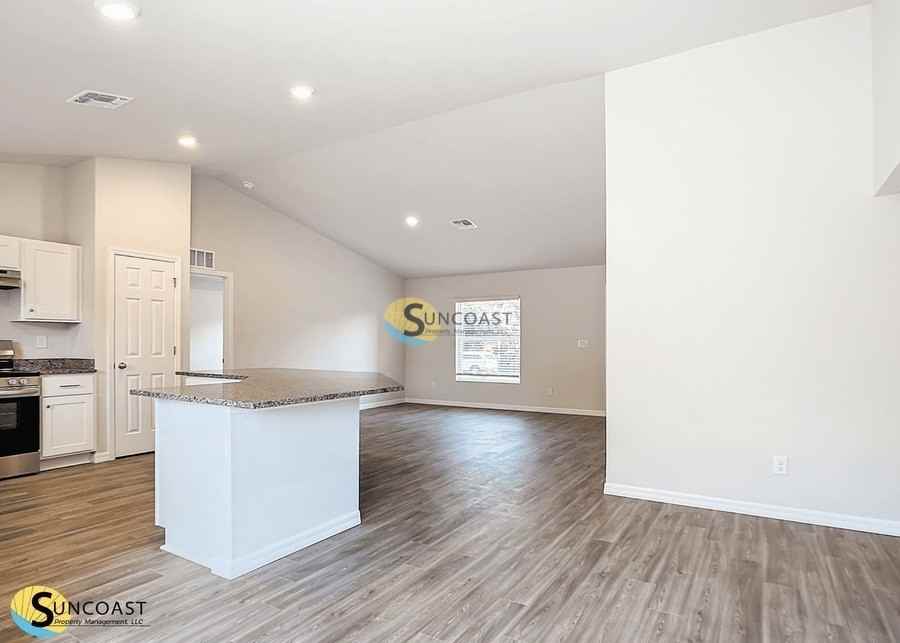 17389 Tyler Ave - Photo 7 of 30