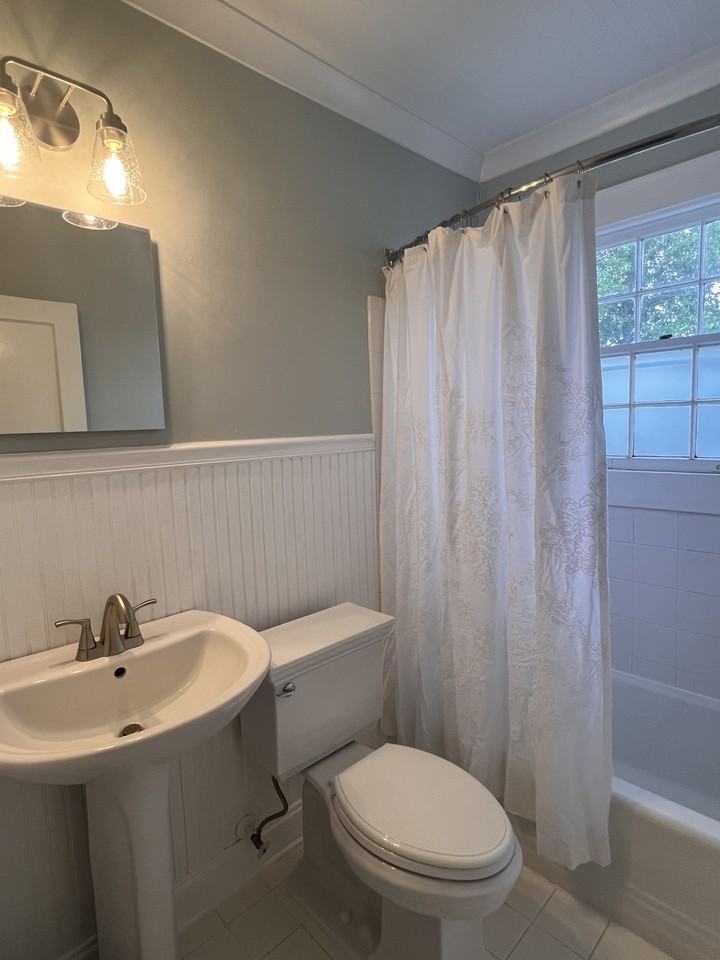 124 N Laurel Ave #3 - Photo 5 of 15