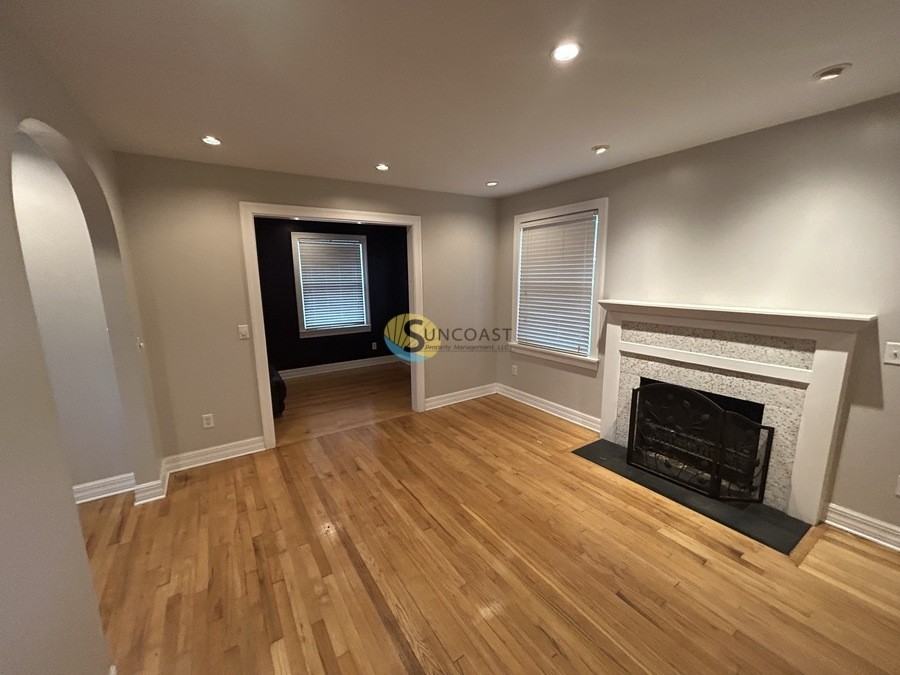 353 W 68th St - Photo 5 of 31