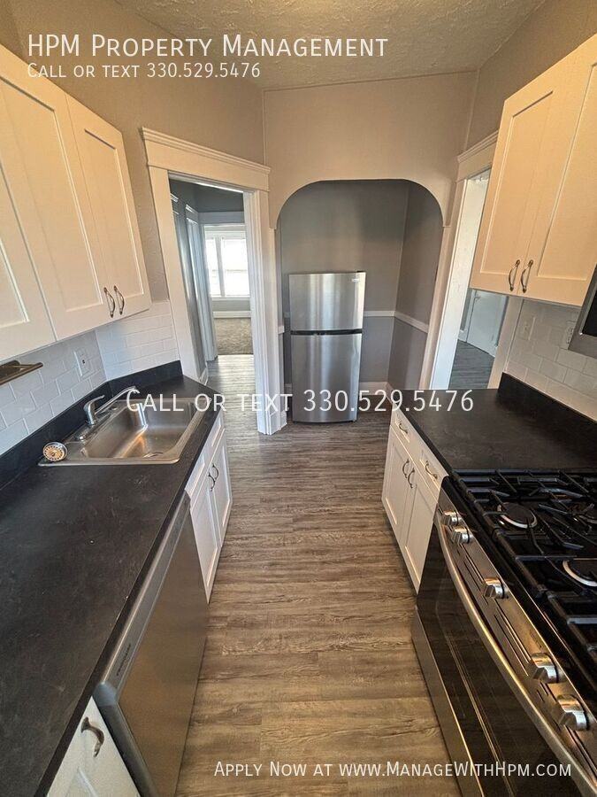18251 Detroit Ave #8 - Photo 5 of 9