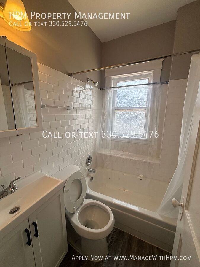 18251 Detroit Ave #8 - Photo 7 of 9