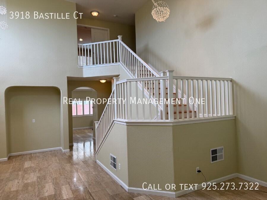 3918 Bastille Ct - Photo 5 of 36