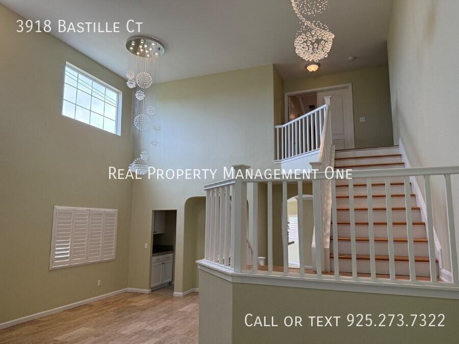 3918 Bastille Ct - Photo 6 of 36