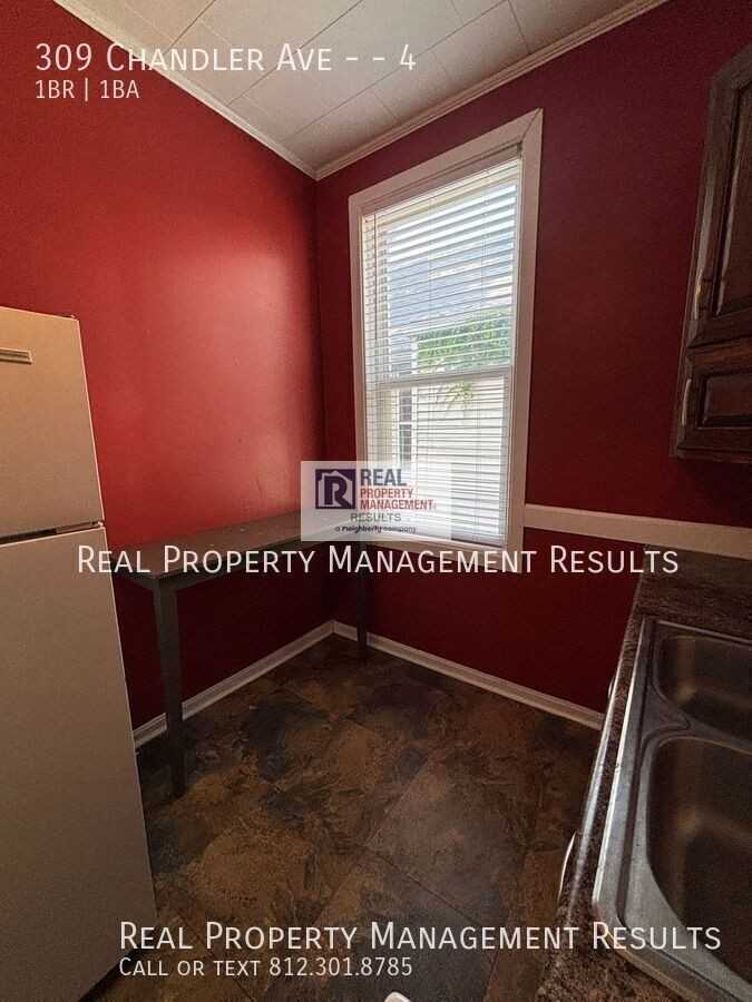 309 Chandler Ave #4 - Photo 4 of 13