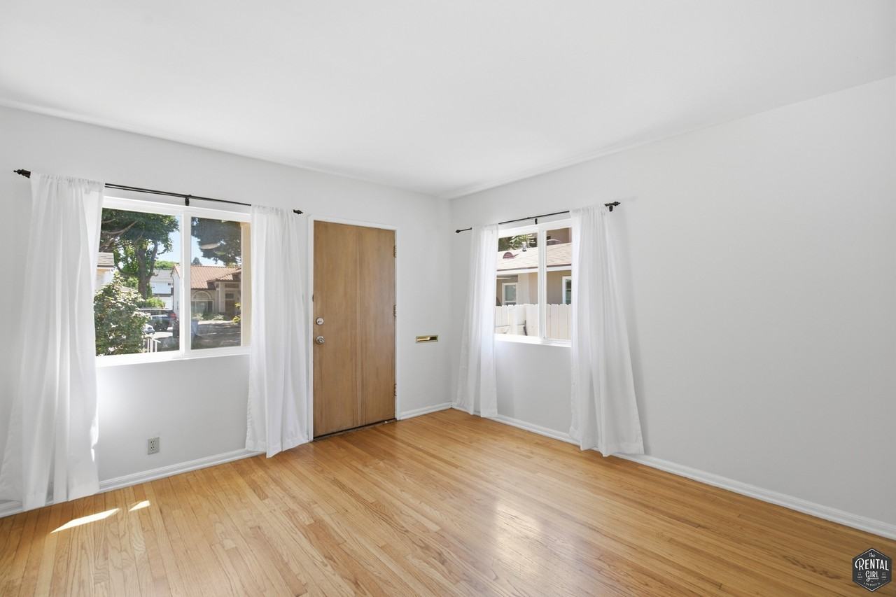 4142 Lincoln Ave - Photo 2 of 27