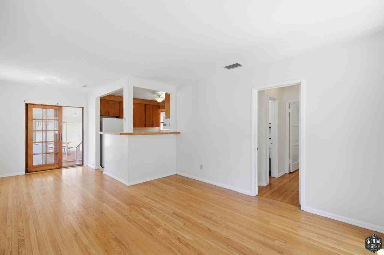 4142 Lincoln Ave - Photo 4 of 27