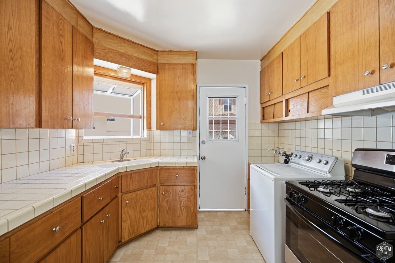 4142 Lincoln Ave - Photo 7 of 27