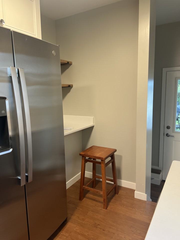706 Whiting Ave #NA - Photo 4 of 18