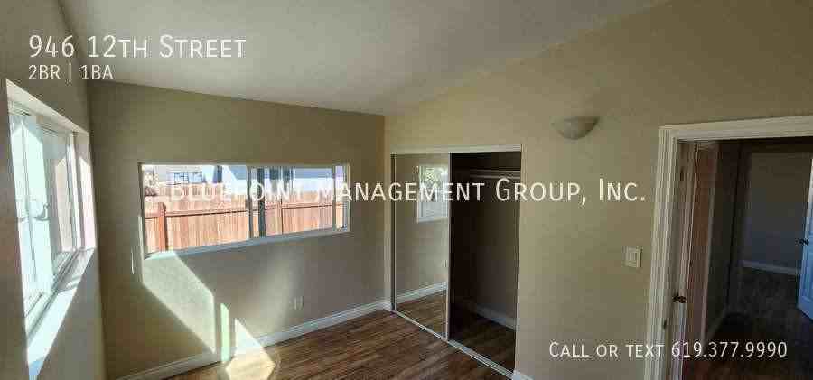 946 12th St - Photo 5 of 8