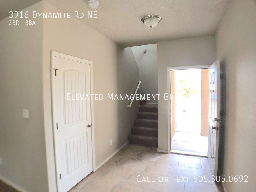 3916 Dynamite Rd Ne - Photo 3 of 16