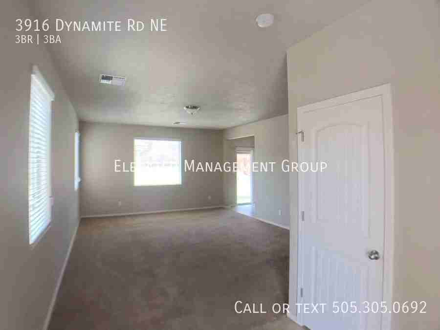 3916 Dynamite Rd Ne - Photo 4 of 16