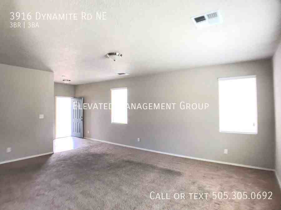 3916 Dynamite Rd Ne - Photo 5 of 16