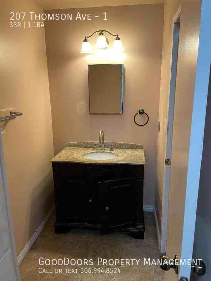 207 Thomson Ave #1 - Photo 5 of 12
